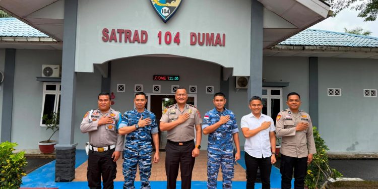 Kapolsek Bukit Kapur Perkuat Sinergi dengan Satrad 104/Dumai, Bahas Kamtibmas hingga Antisipasi Karhutla