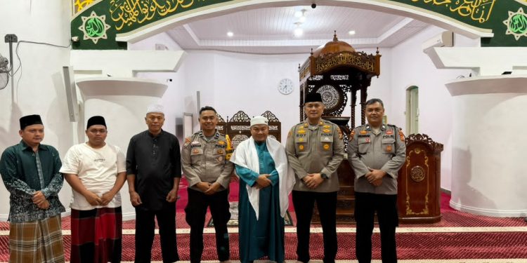 Polsek Bukit Kapur Gelar Subuh Keliling di Masjid Al Manan, Perkuat Silaturahmi dan Kamtibmas