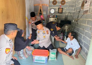Jumat Berkah, Polsek Bukit Kapur Salurkan Sembako kepada Warga Kurang Mampu dan Lansia