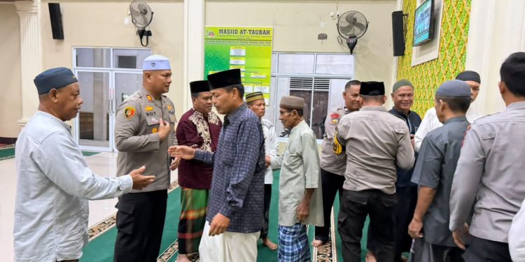 Subuh Keliling di Masjid At Taubah, Polsek Bukit Kapur Perkuat Kedekatan dengan Masyarakat