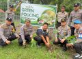 Dukung Green Policing, Polsek Bukit Kapur Tanam Bibit Pohon di Puskesmas dan Kantor Tol Dumai