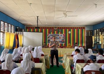 Kapolsek Bukit Kapur Sosialisasikan Bahaya Hoaks, Narkoba dan Bullying kepada Siswa SMPN 5 Dumai