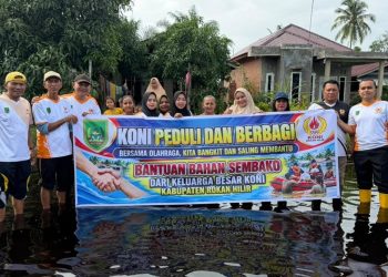 KONI Rohil Salurkan Bantuan untuk Korban Banjir Bagansiapiapi